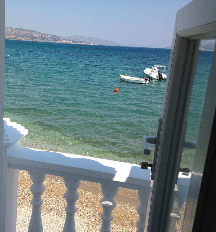 Ireon Samos Beach House Apartment ภายนอก รูปภาพ