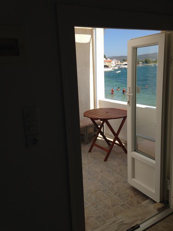 Ireon Samos Beach House Apartment ภายนอก รูปภาพ