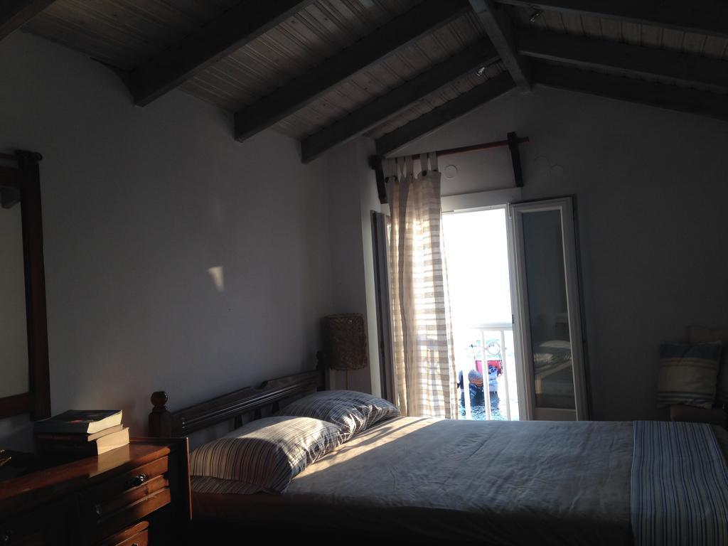 Ireon Samos Beach House Apartment ภายนอก รูปภาพ