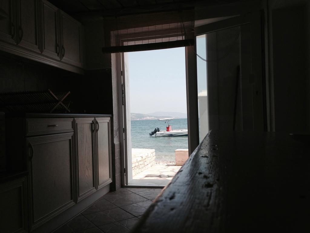 Ireon Samos Beach House Apartment ภายนอก รูปภาพ